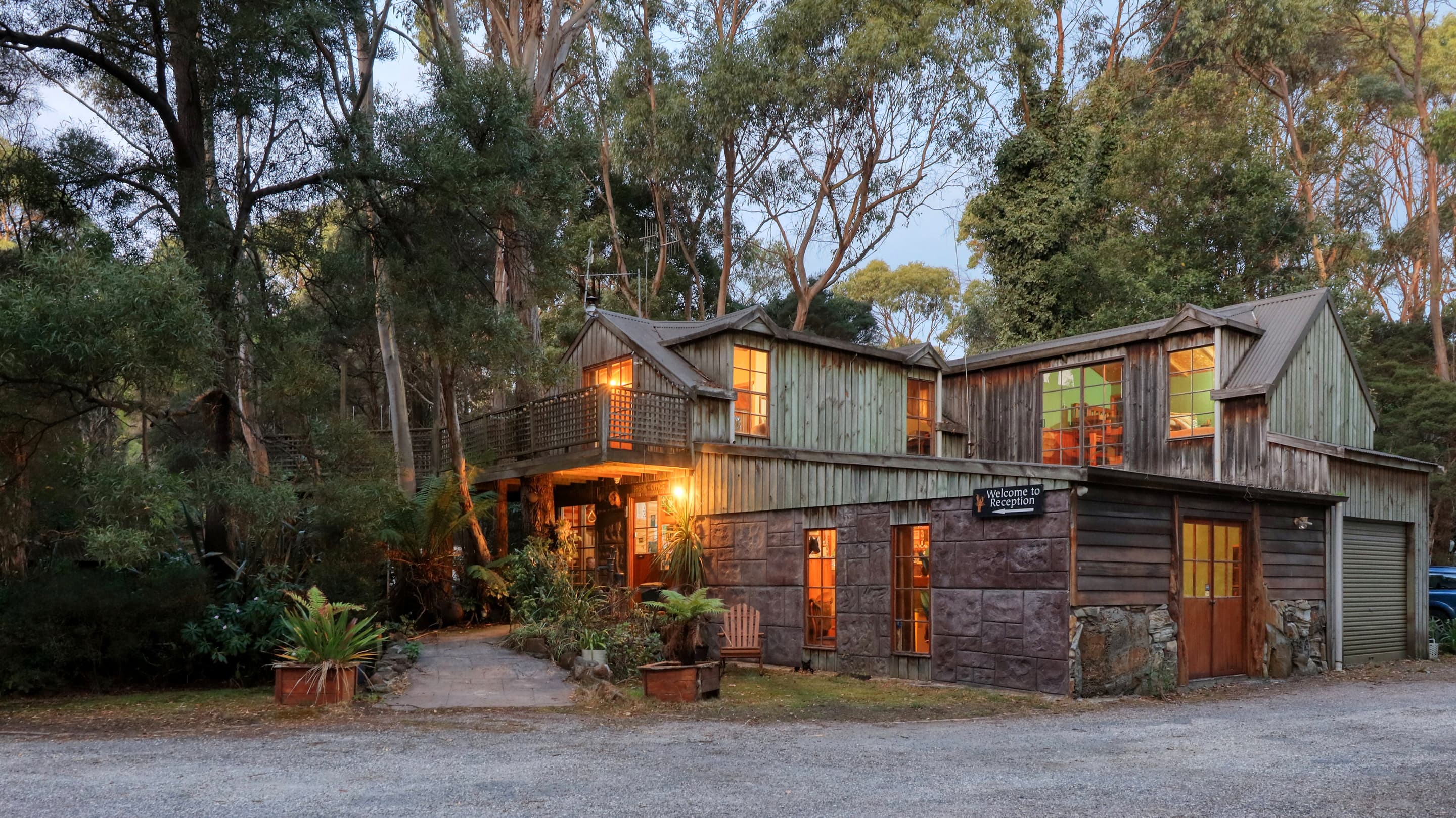 Crayfish Creek Van and Cabin Park β powered site - Photo 5