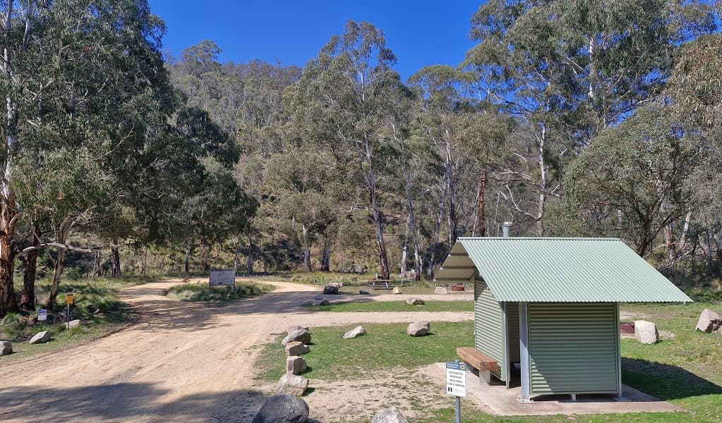 Dingo Dell campground has a single toilet, 2 larger and 2 smaller campsites, Kanangra Boyd National Park. Credit: Louisa Roberts/DCCEEW © DCCEEW