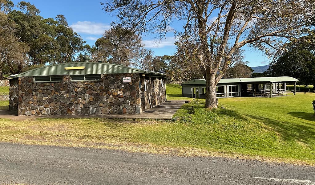 Kitchen and bathroom facilities in Killalea Regional Park. © DPE